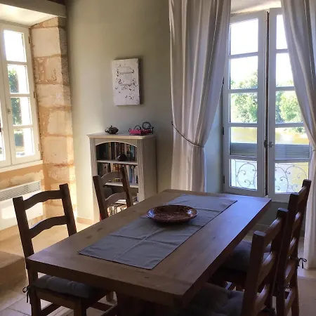 Vezere Vue - Town Centre - Unspoilt River Views Semesterbostad *