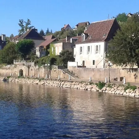 Vezere Vue - Town Centre - Unspoilt River Views Semesterbostad Le Bugue